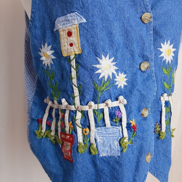 Casey and max garden vest size medium - Picture 8 of 8